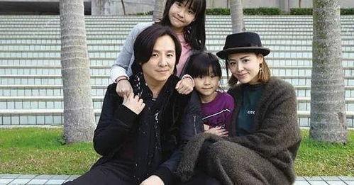 农妇上位手记吃瓜人,从田间地头到吃瓜人生的华丽蜕变